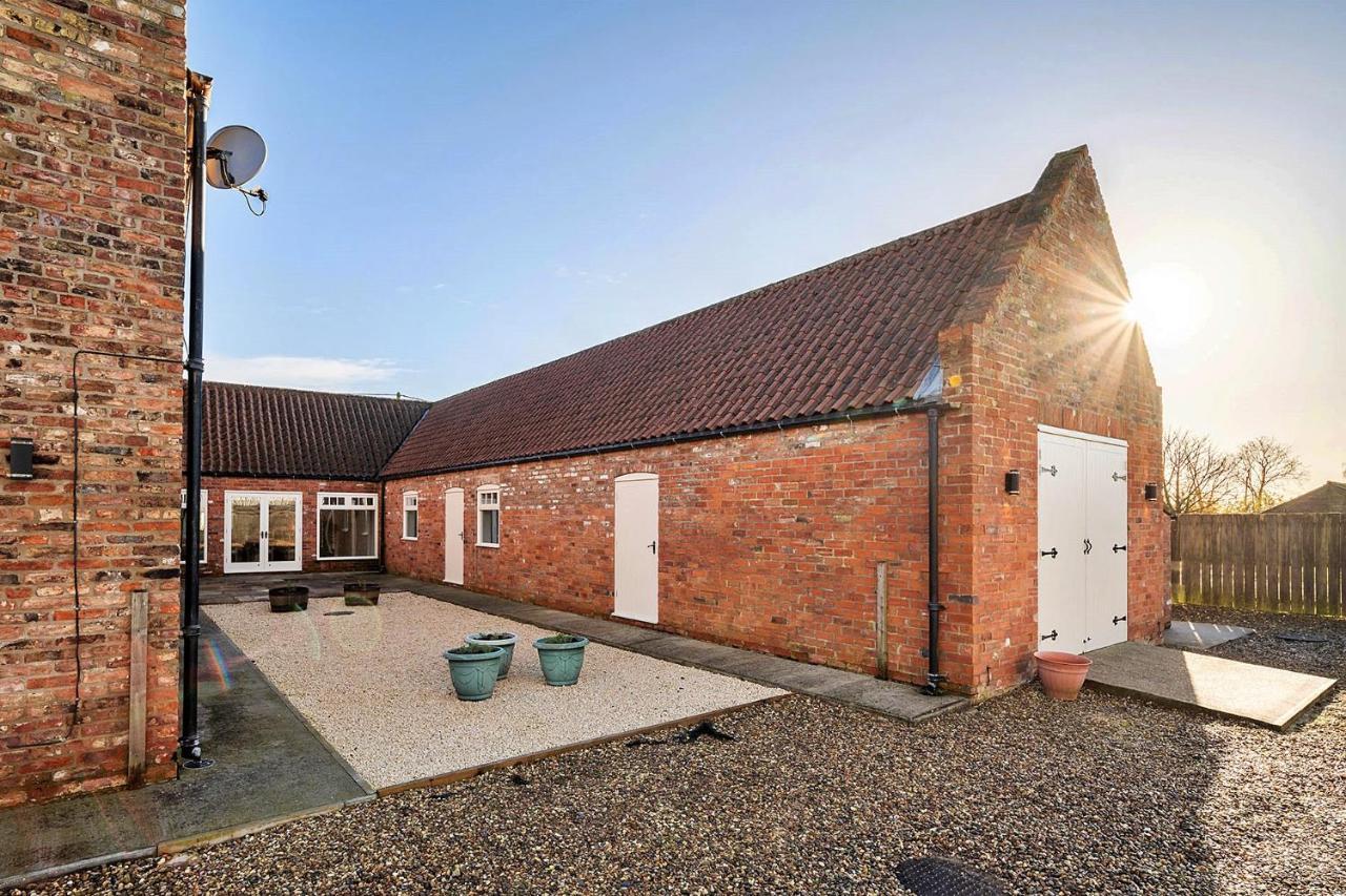 Finest Retreats - South Barn Villa Winestead Exterior photo