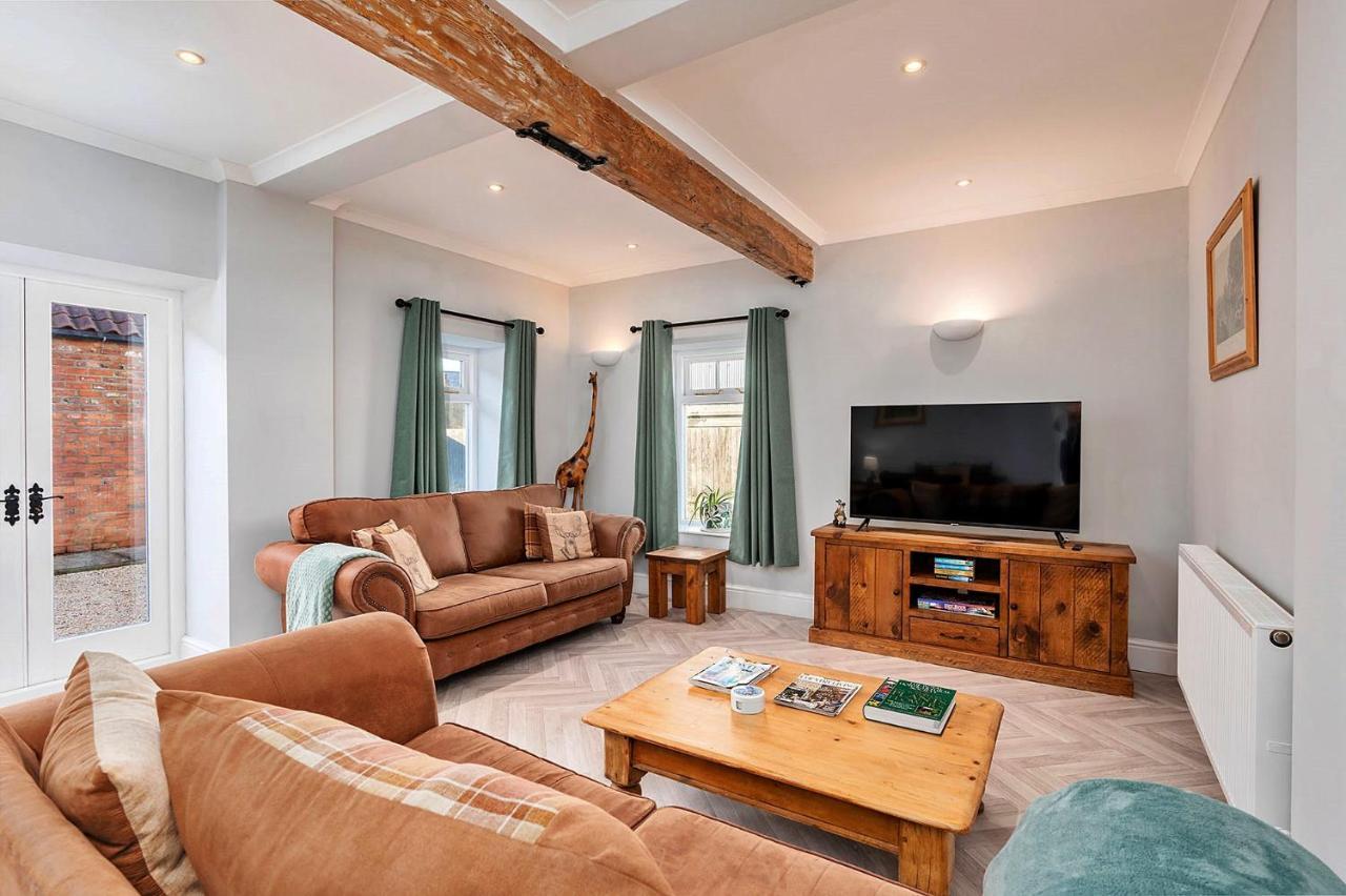 Finest Retreats - South Barn Villa Winestead Exterior photo